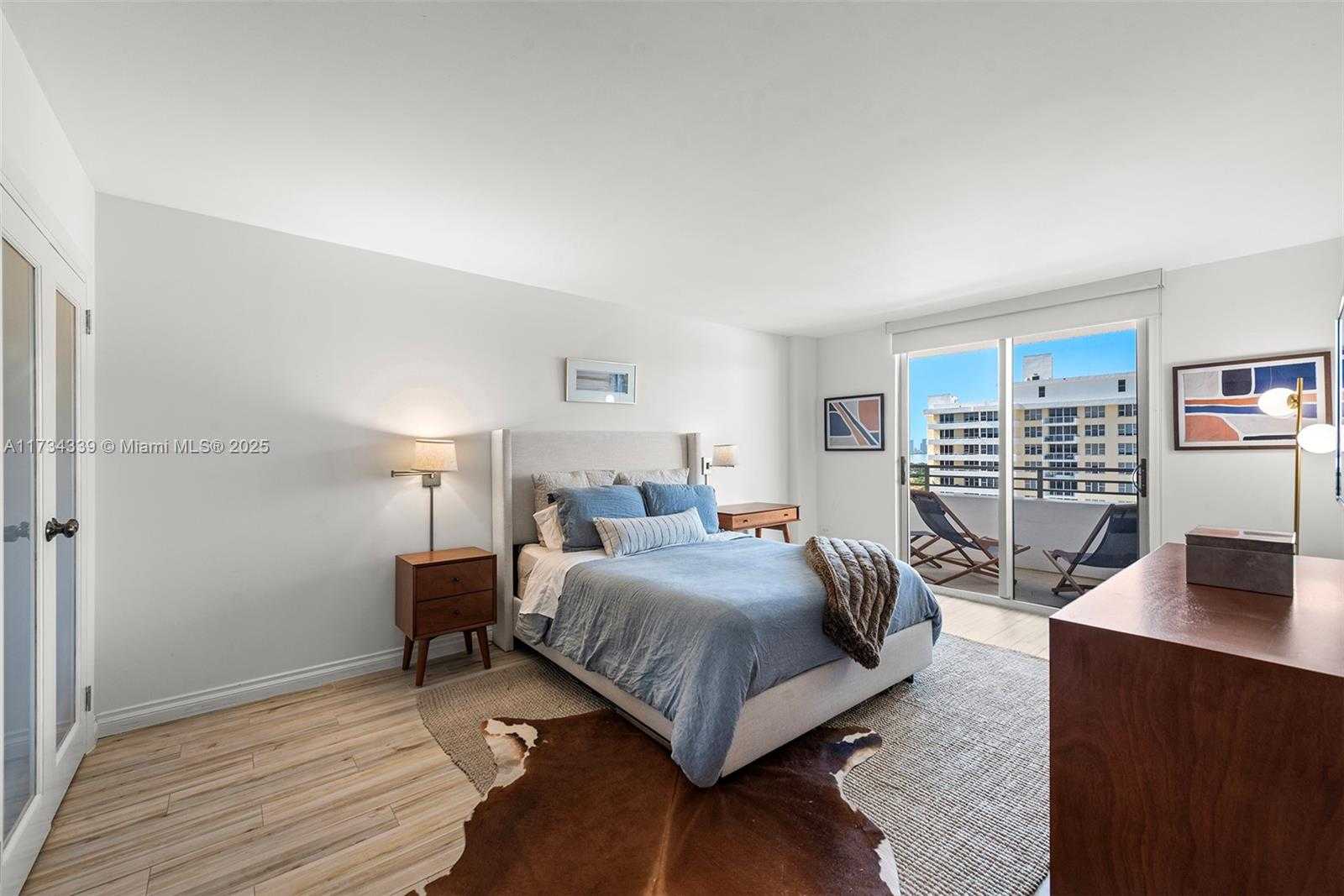 Small Image of 5555 COLLINS AVE #15Z, Miami Beach Number 8