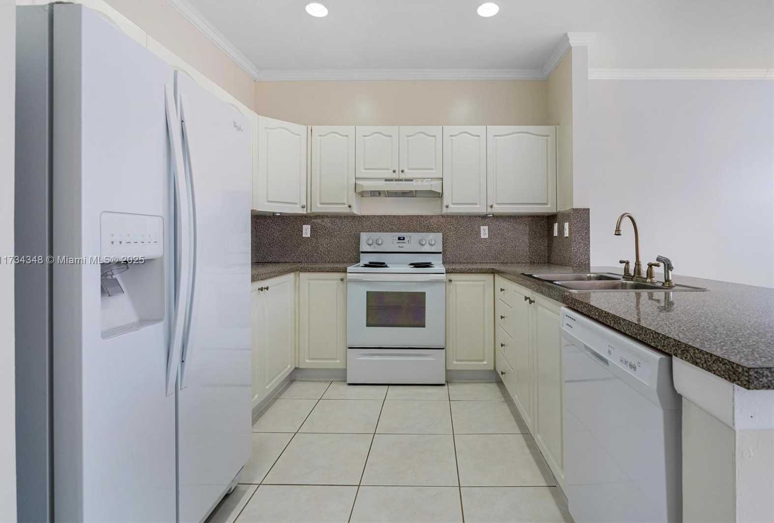 Small Image of 9135 SOUTH WEST 203RD TER, Cutler Bay Number 4
