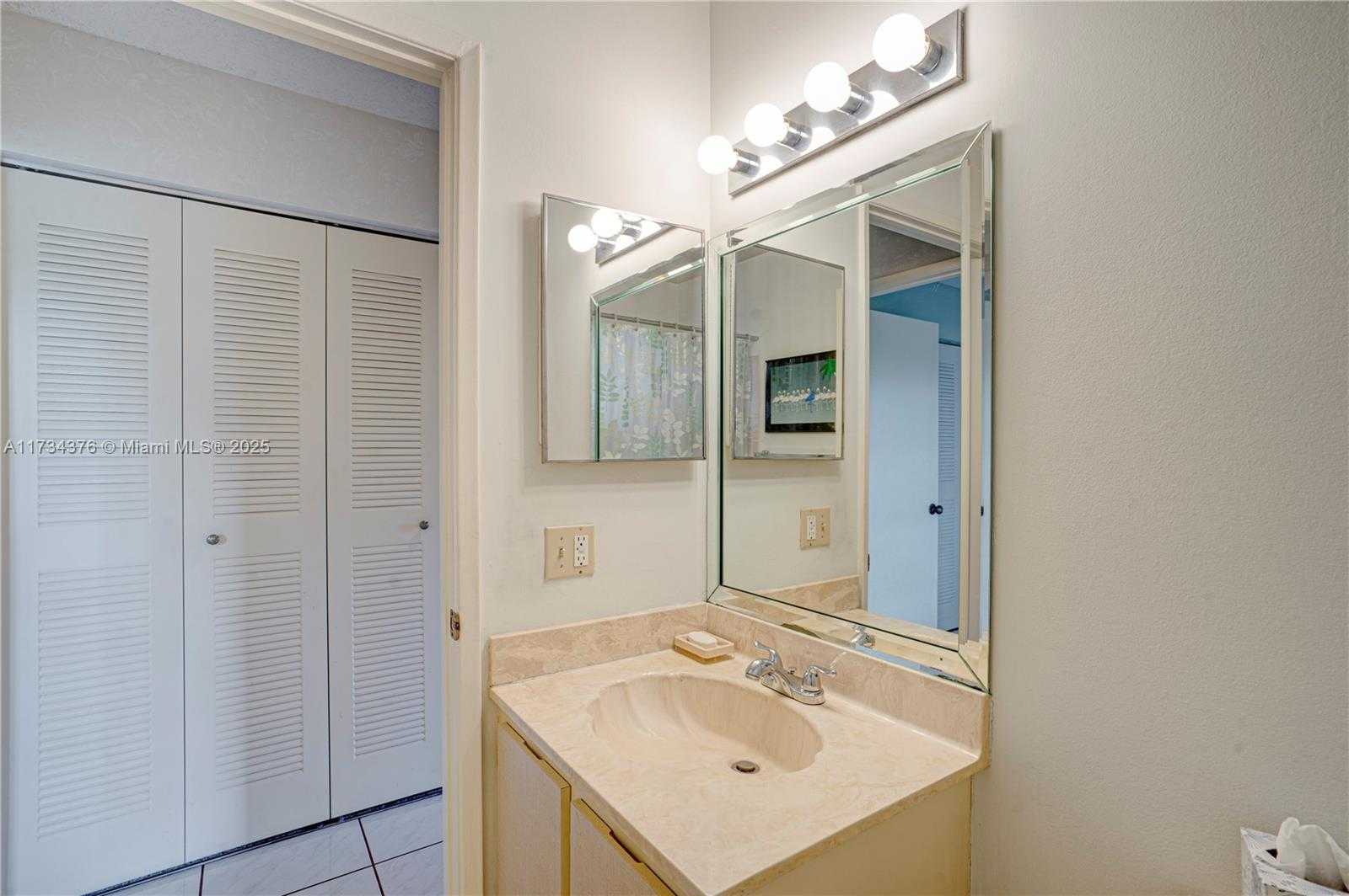 Small Image of 5479 PALM SPRINGS LN #A, Boynton Beach Number 15