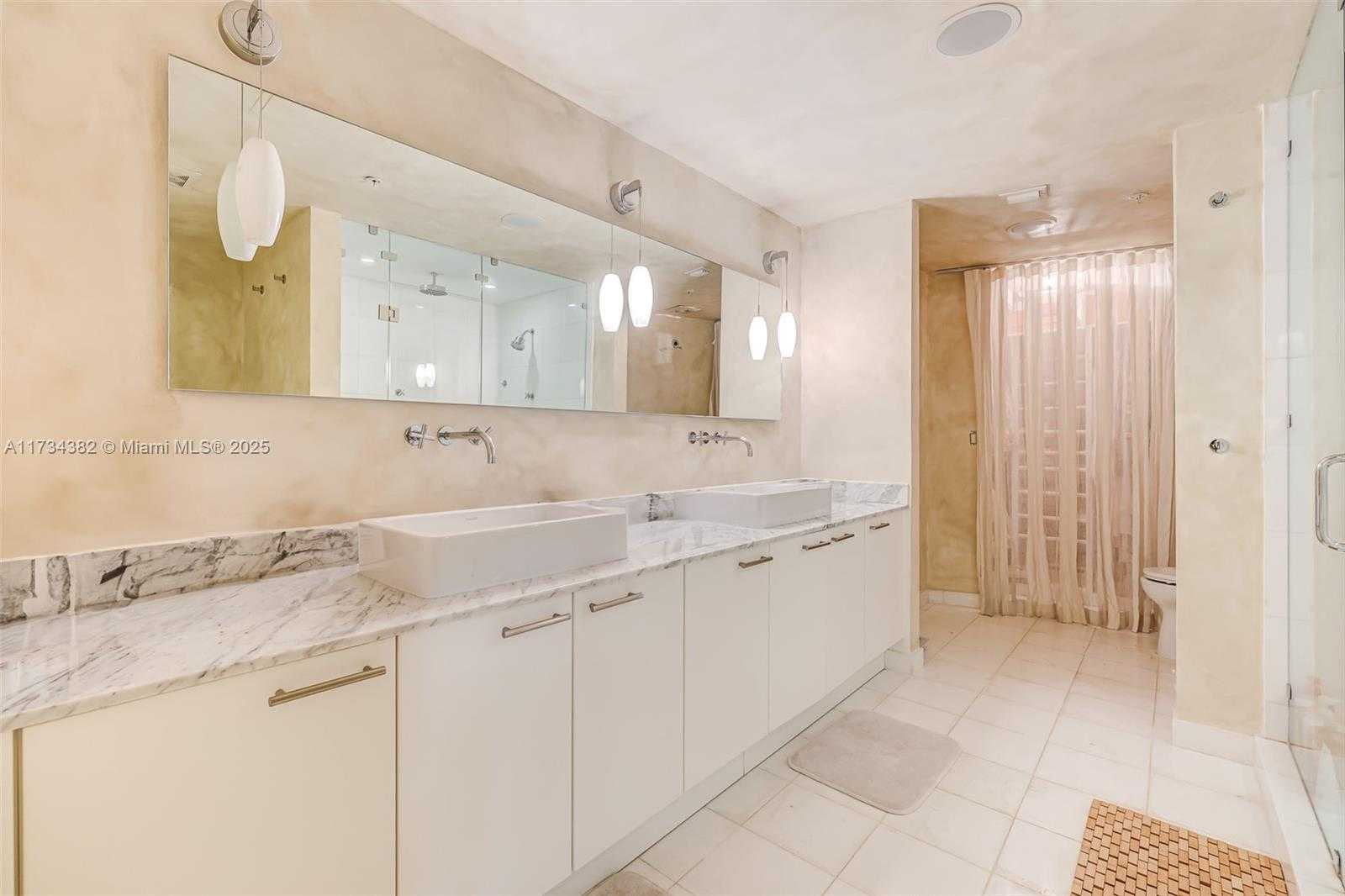 Small Image of 2001 MERIDIAN AVE #307, Miami Beach Number 13