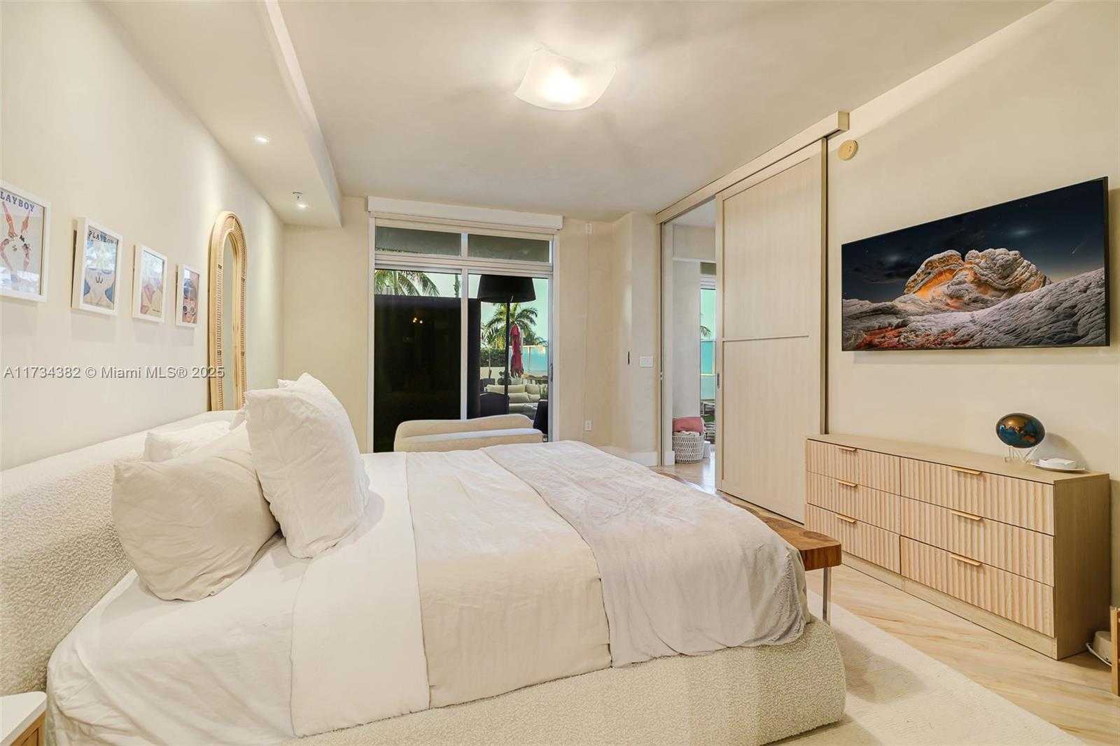 Small Image of 2001 MERIDIAN AVE #307, Miami Beach Number 16