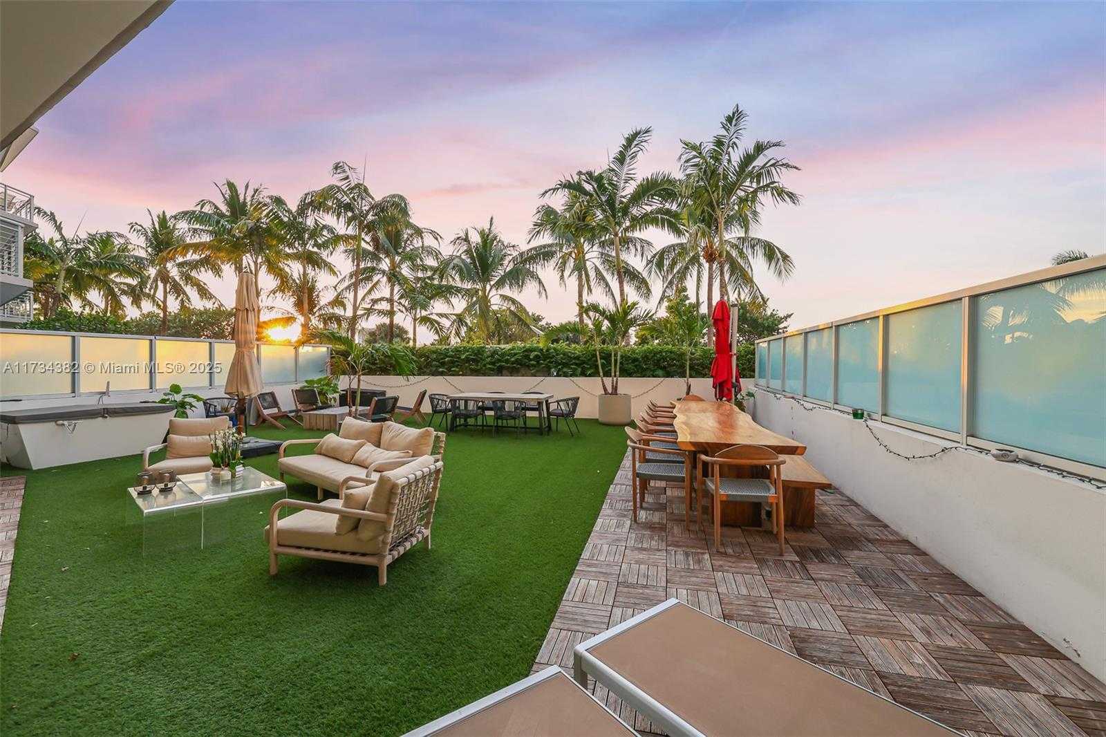 Small Image of 2001 MERIDIAN AVE #307, Miami Beach Number 18