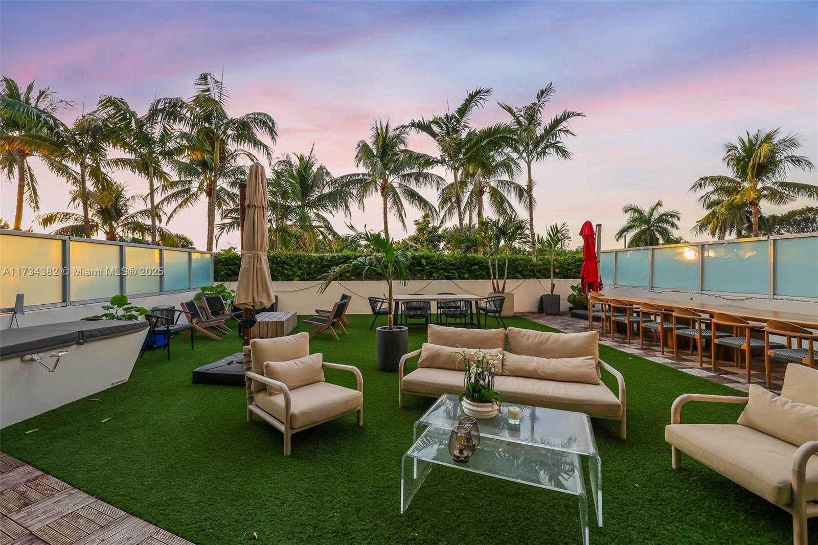 Small Image of 2001 MERIDIAN AVE #307, Miami Beach Number 19