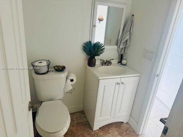 Small Image of 3110 HOLIDAY SPRINGS BLVD #310, Margate Number 17