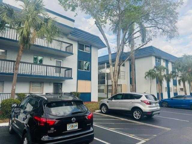 Small Image of 3110 HOLIDAY SPRINGS BLVD #310, Margate Number 25