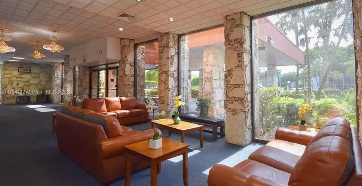 Small Image of 3110 HOLIDAY SPRINGS BLVD #310, Margate Number 35