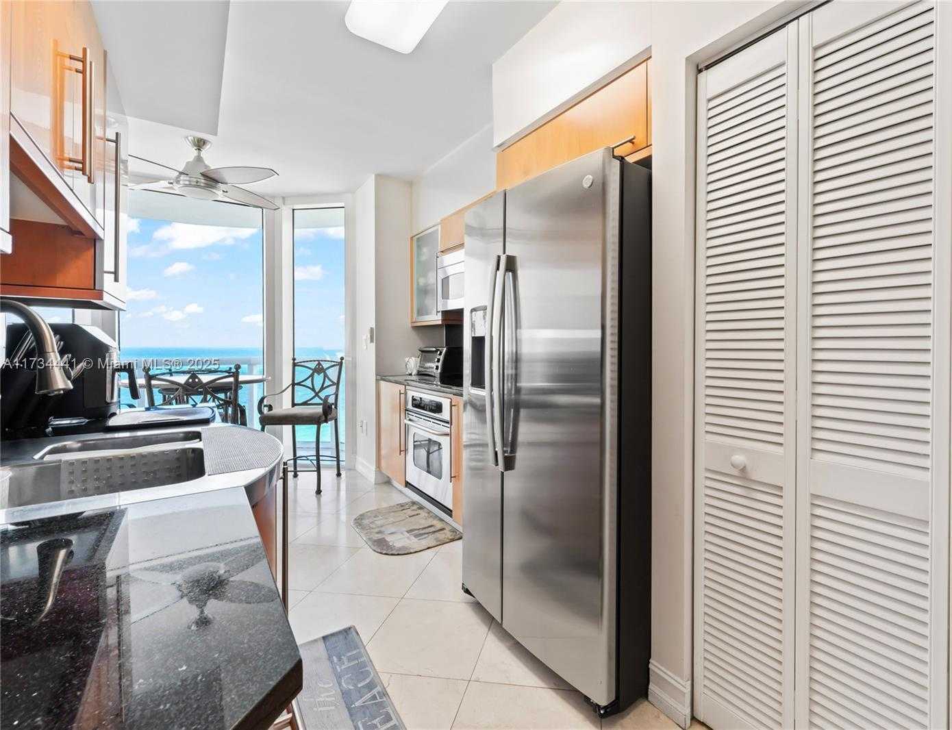 Small Image of 6365 COLLINS AVE #1901, Miami Beach Number 15
