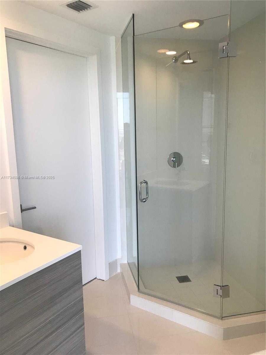 Small Image of 121 NORTH EAST 34TH ST #2816, Miami Number 26