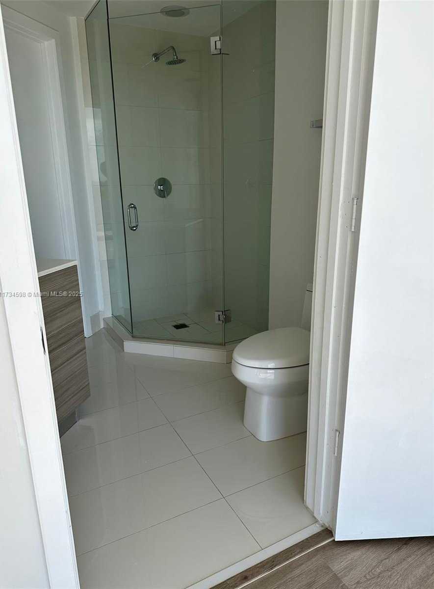 Small Image of 121 NORTH EAST 34TH ST #2816, Miami Number 5
