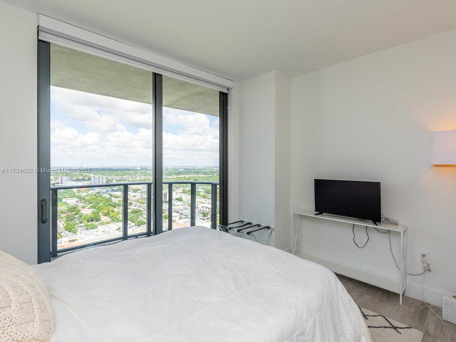 Small Image of 121 NORTH EAST 34TH ST #3101, Miami Number 17