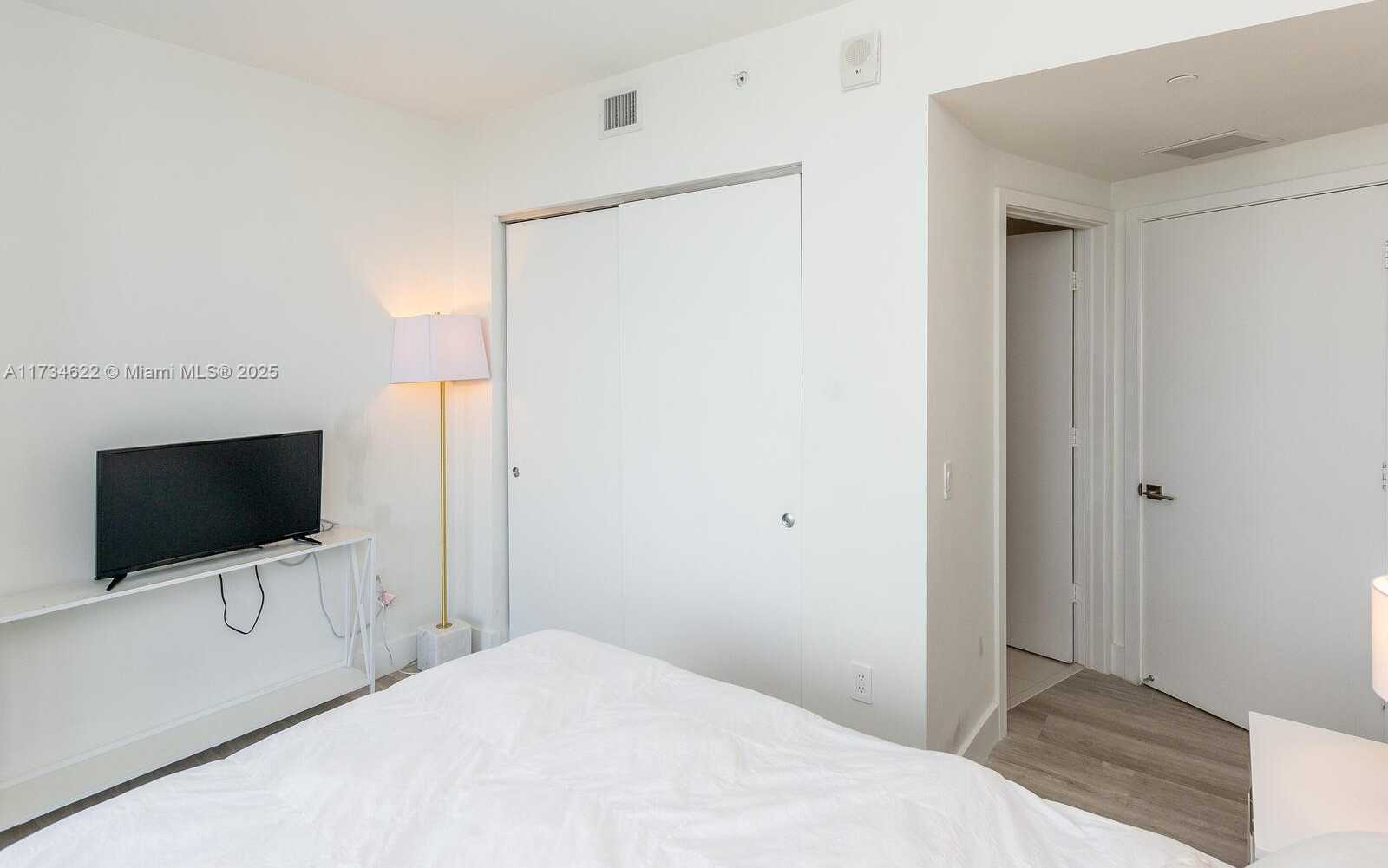 Small Image of 121 NORTH EAST 34TH ST #3101, Miami Number 19