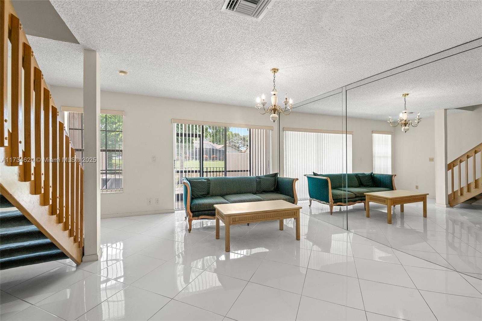 Small Image of 10836 CYPRESS GLEN DR, Coral Springs Number 12