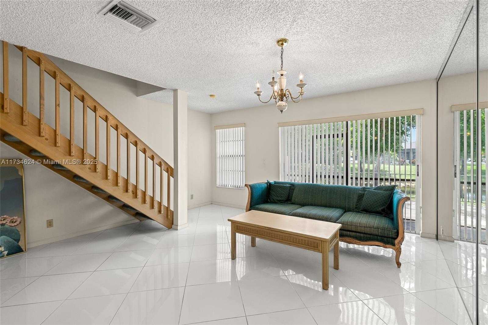 Small Image of 10836 CYPRESS GLEN DR, Coral Springs Number 13