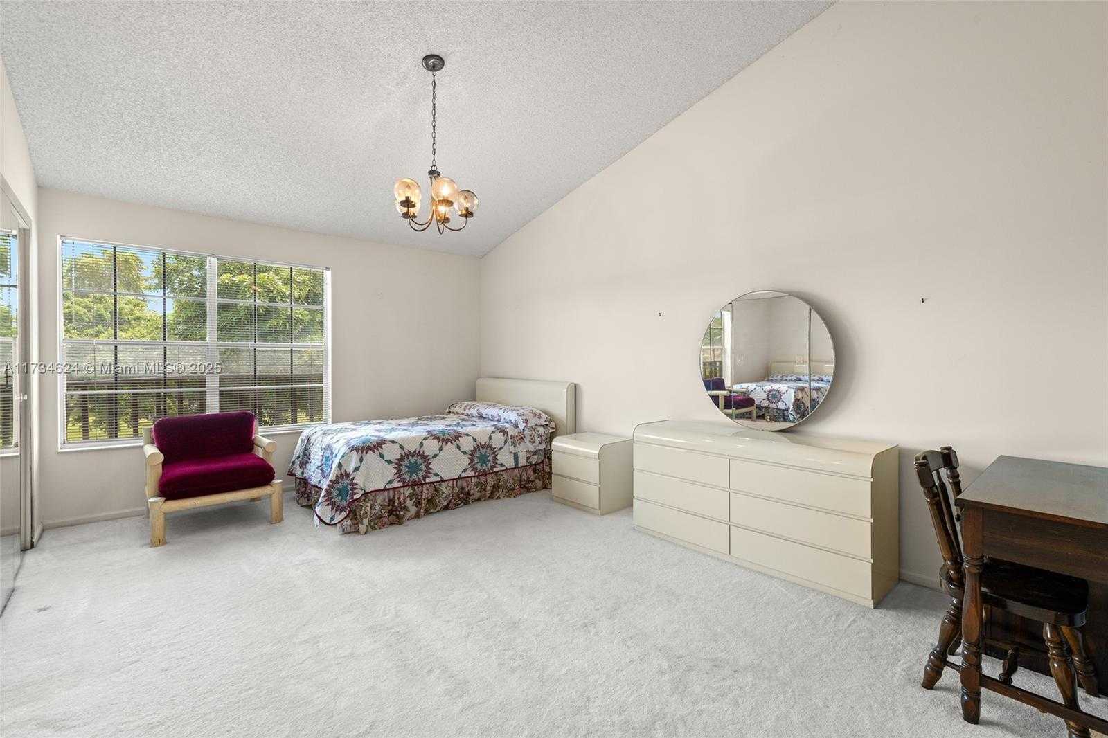 Small Image of 10836 CYPRESS GLEN DR, Coral Springs Number 18