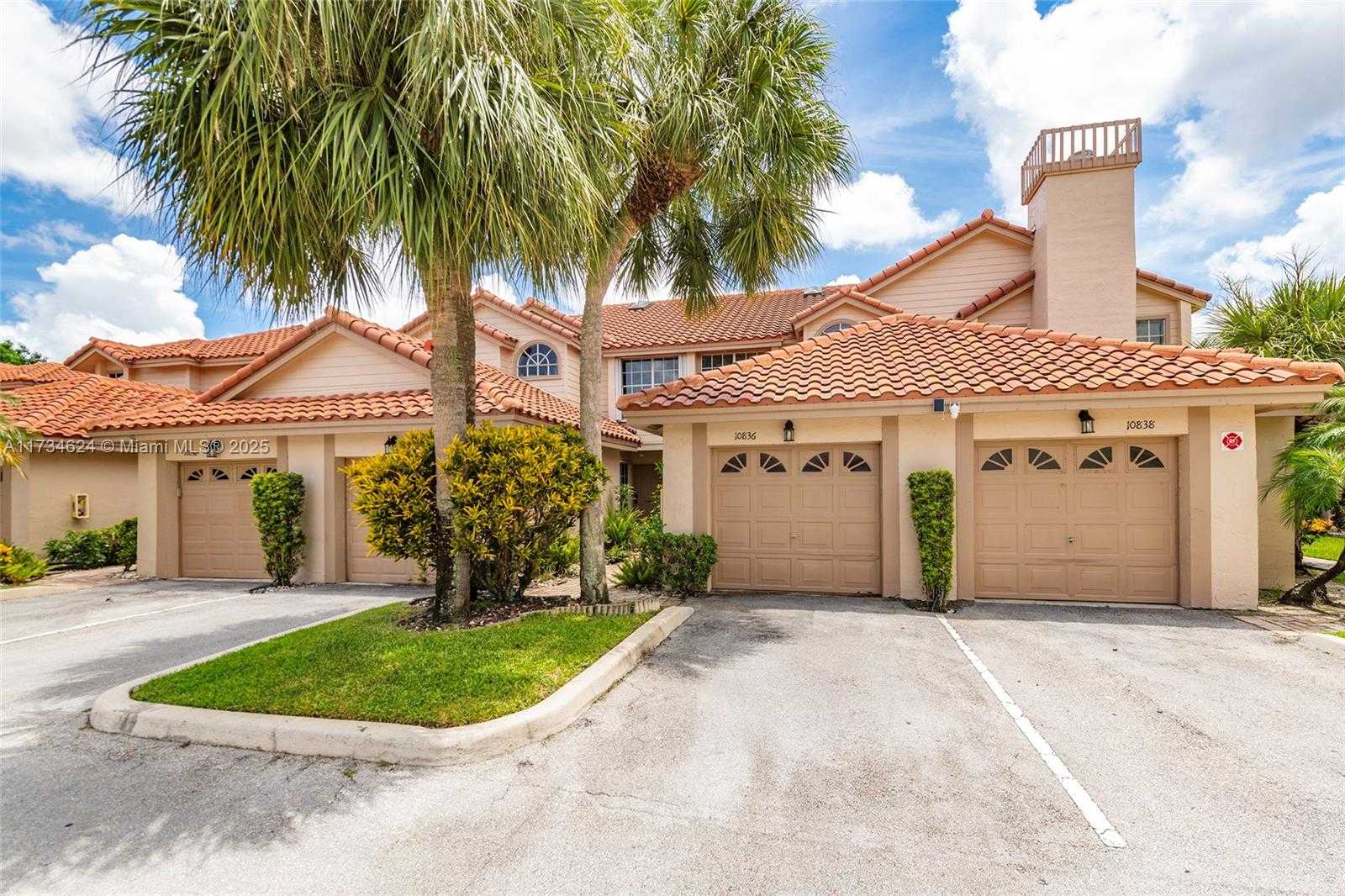 Small Image of 10836 CYPRESS GLEN DR, Coral Springs Number 2