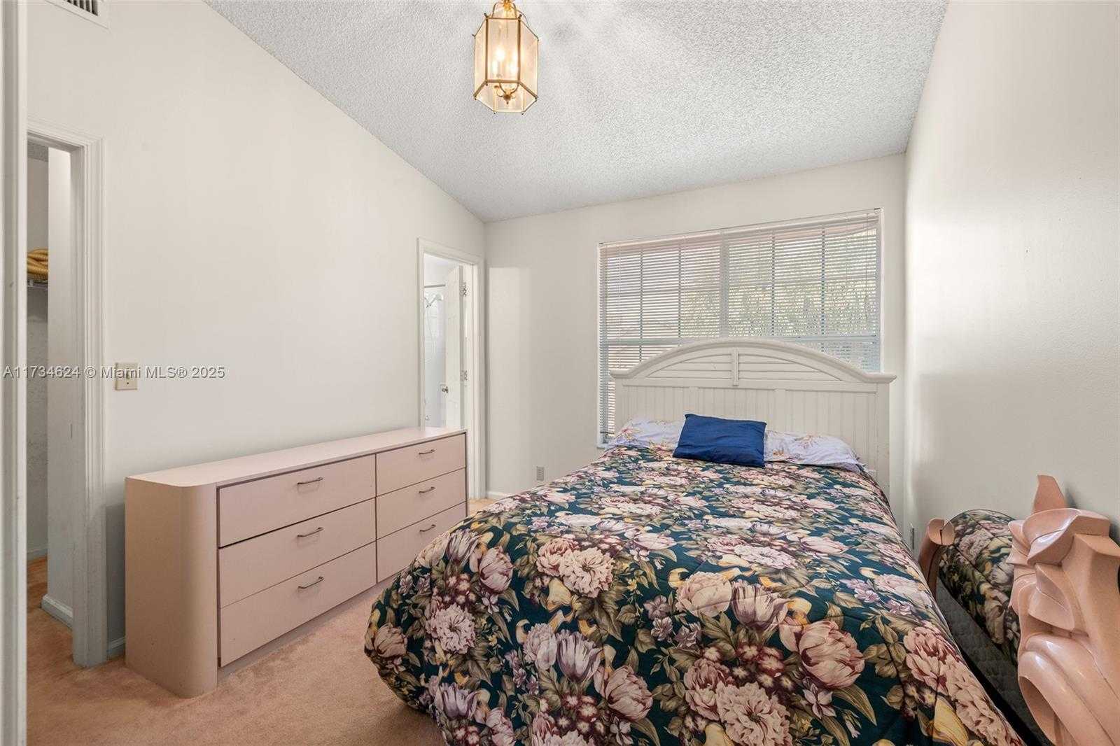 Small Image of 10836 CYPRESS GLEN DR, Coral Springs Number 23