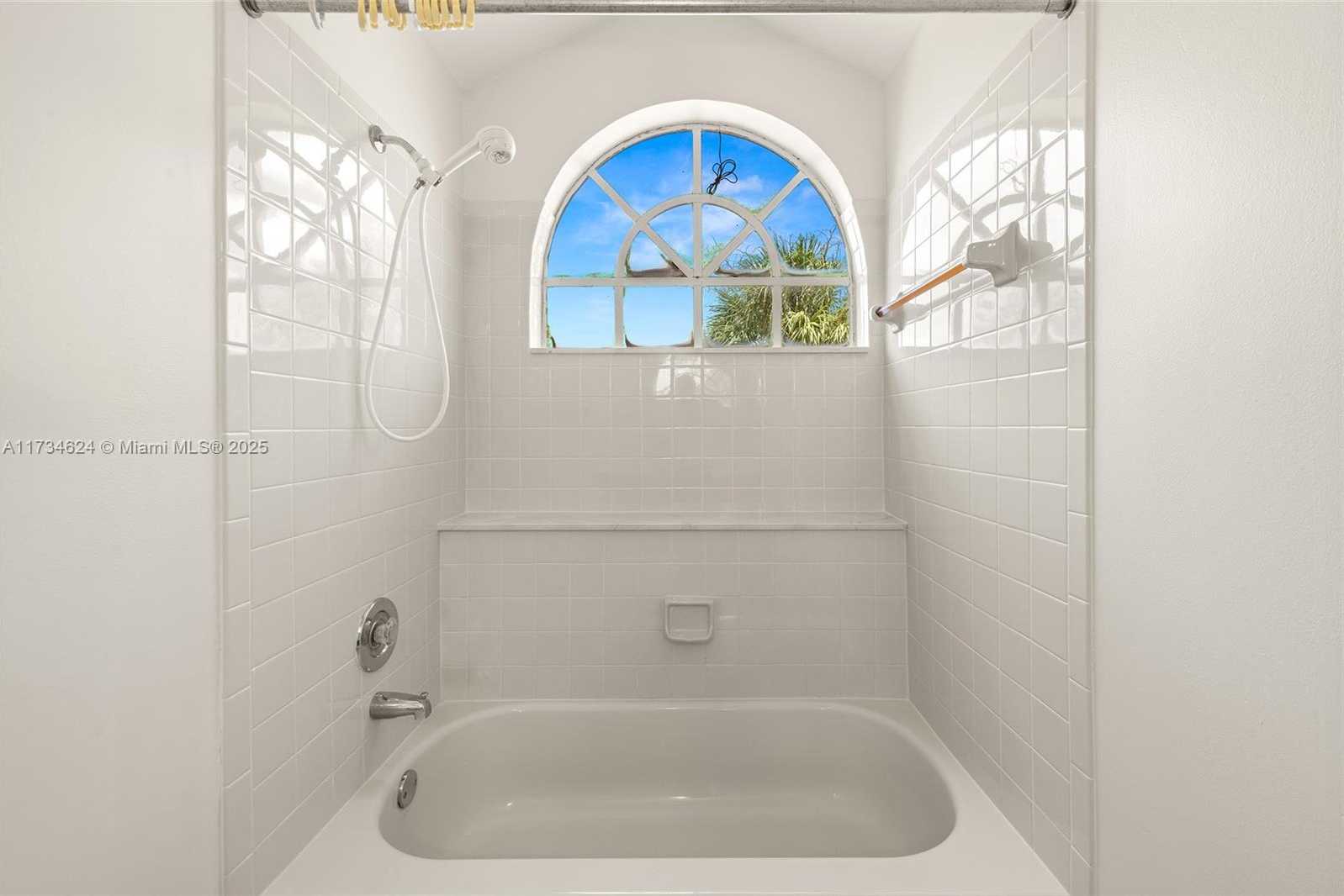 Small Image of 10836 CYPRESS GLEN DR, Coral Springs Number 27