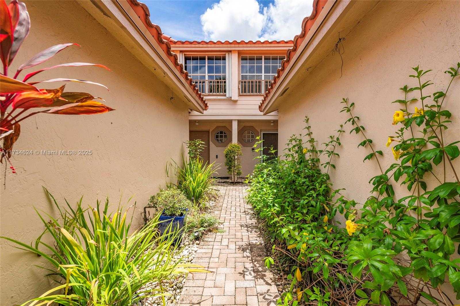 Small Image of 10836 CYPRESS GLEN DR, Coral Springs Number 3