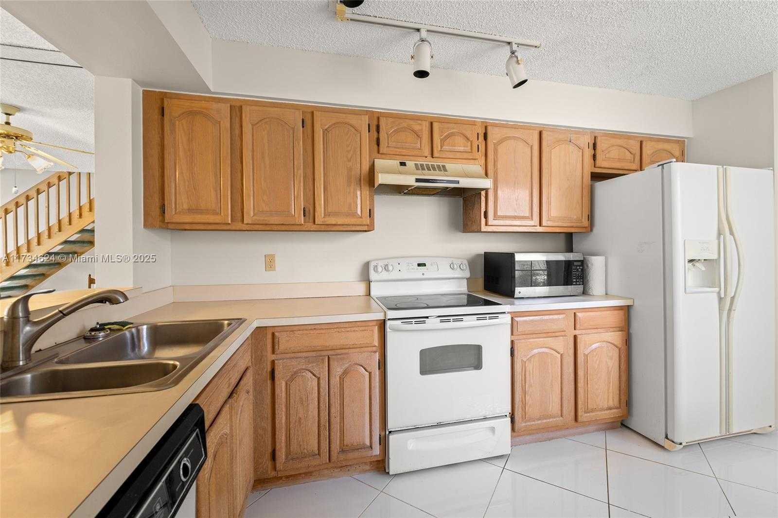 Small Image of 10836 CYPRESS GLEN DR, Coral Springs Number 6