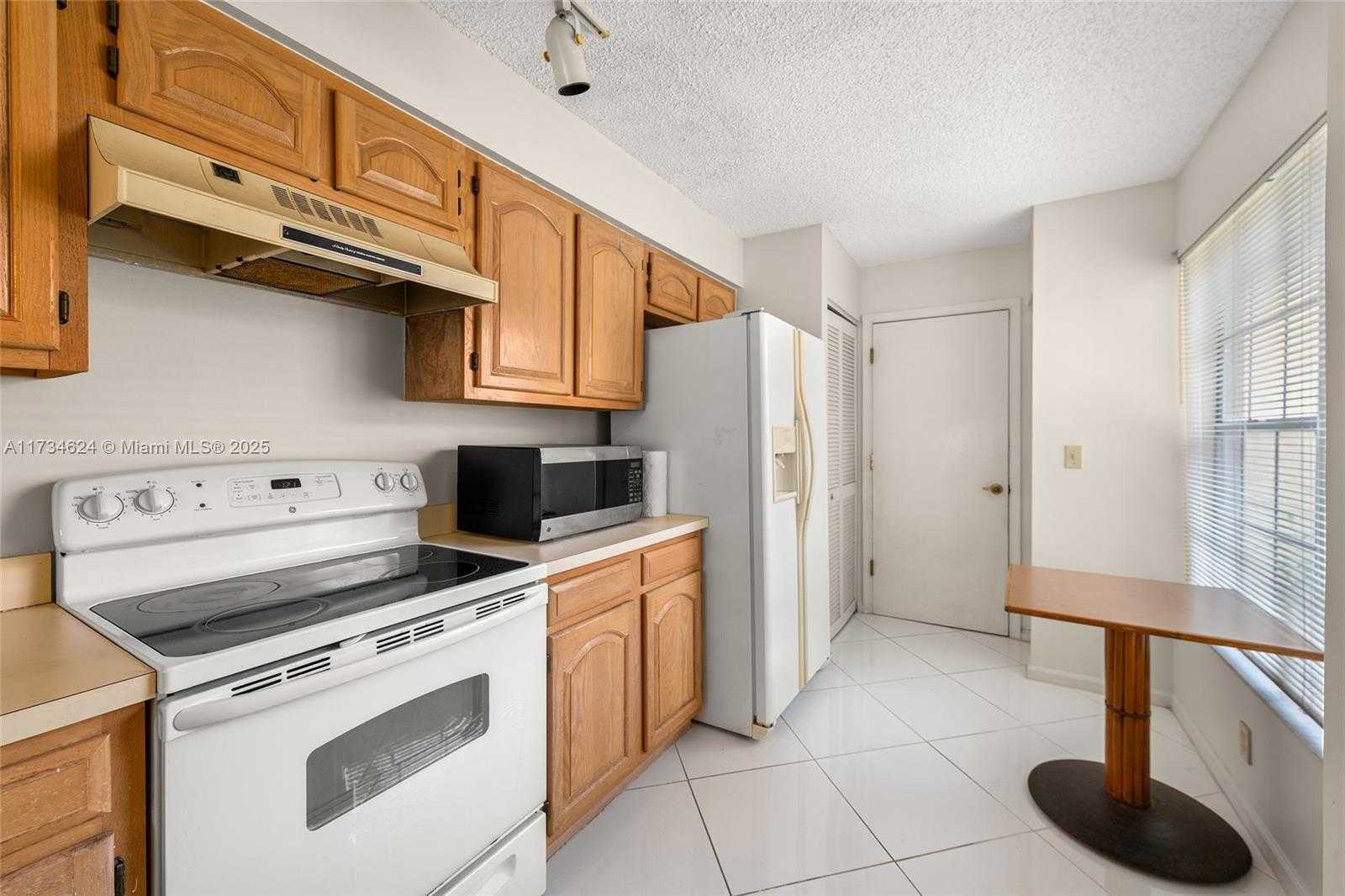 Small Image of 10836 CYPRESS GLEN DR, Coral Springs Number 7