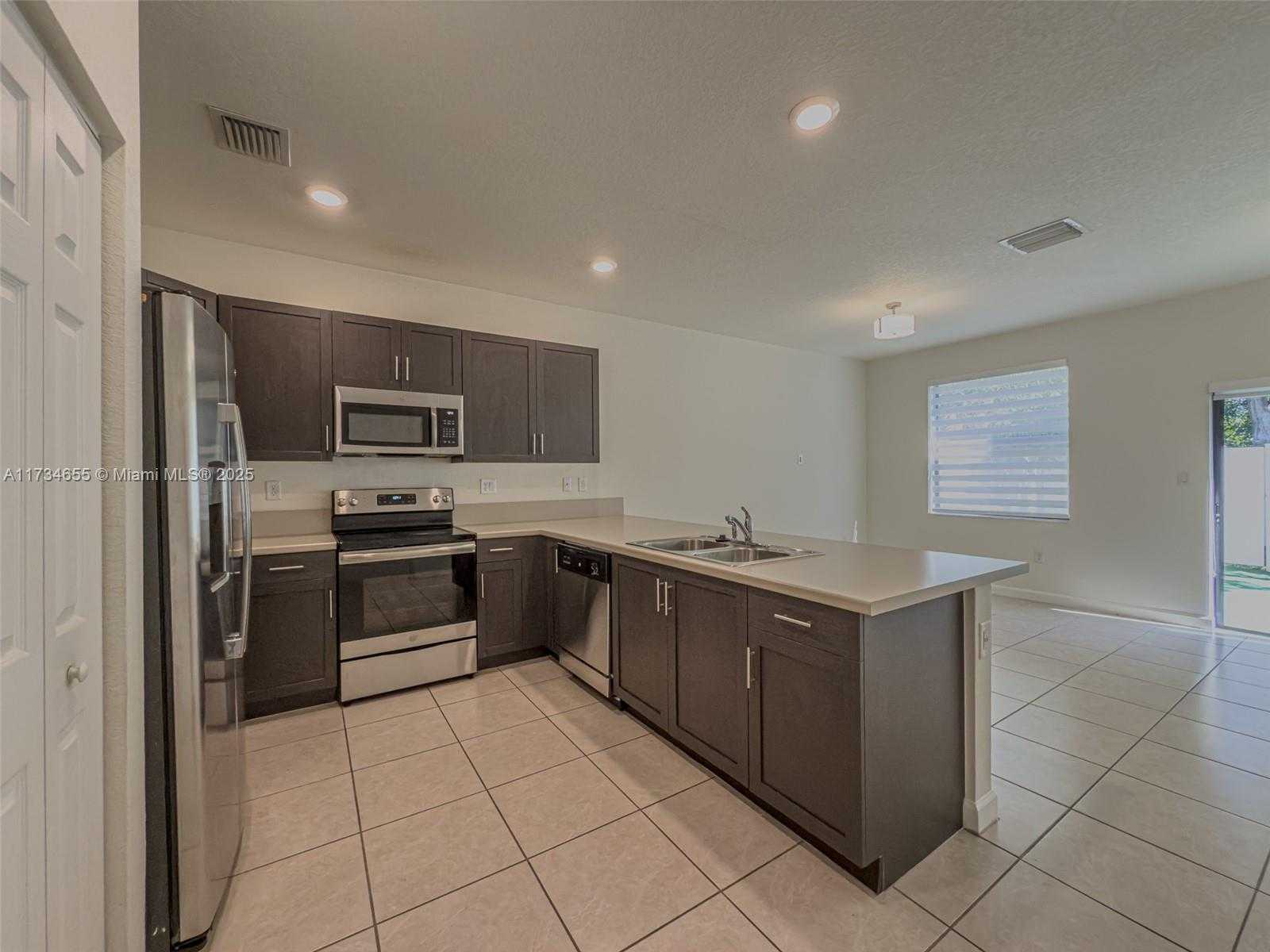 Small Image of 10629 WEST 32ND LN, Miami Lakes Number 11