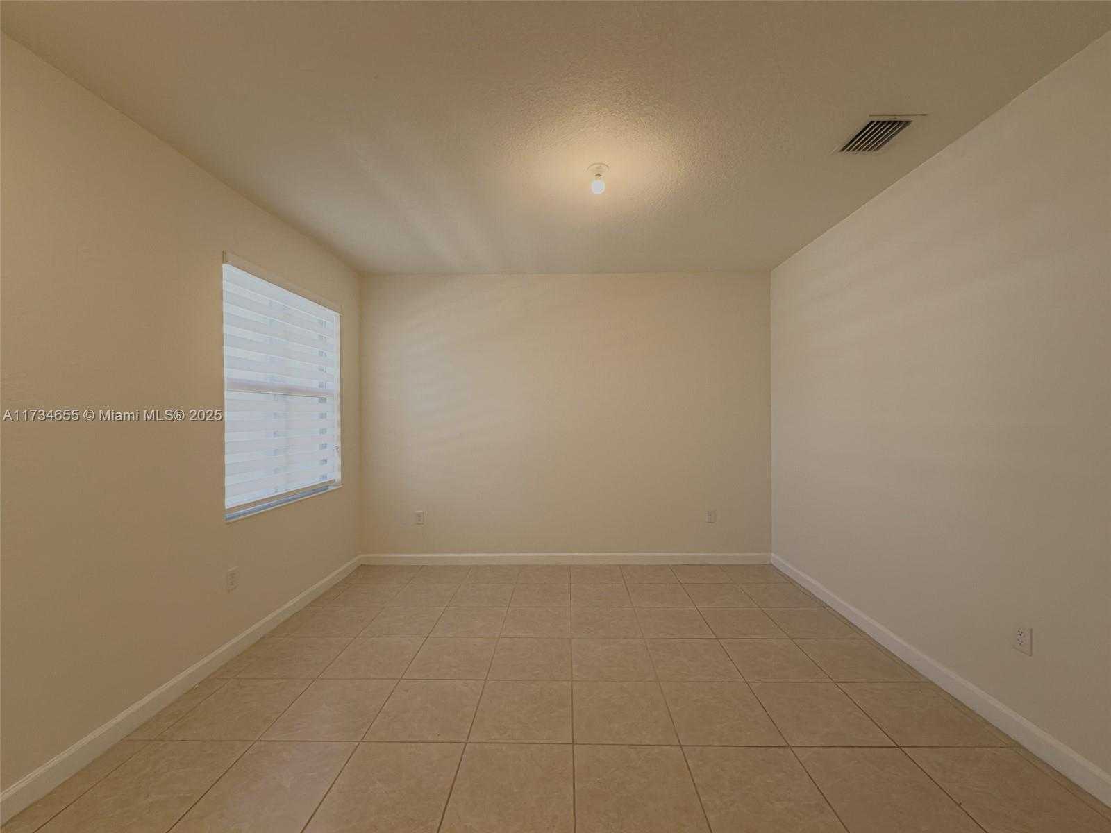 Small Image of 10629 WEST 32ND LN, Miami Lakes Number 17