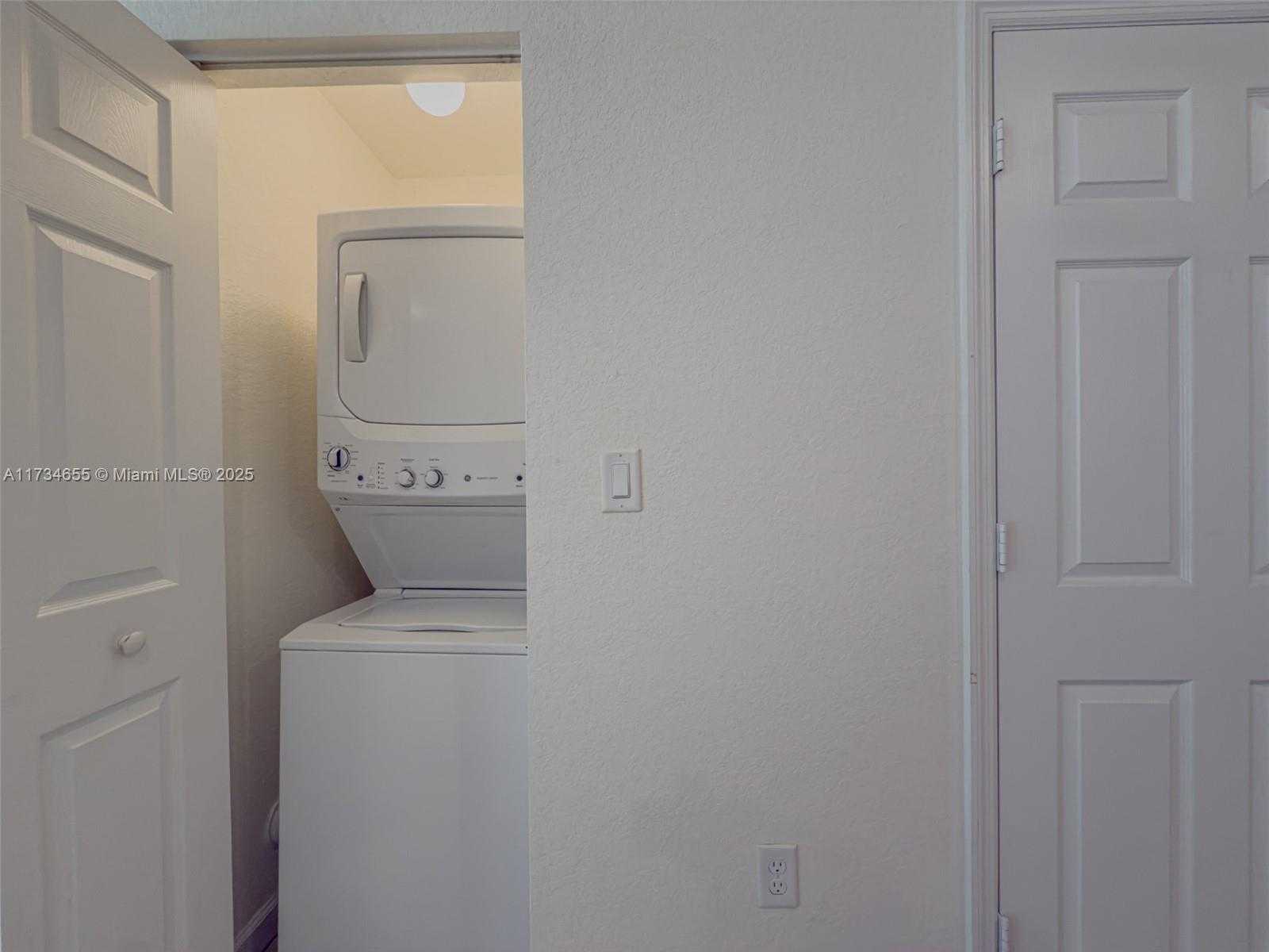 Small Image of 10629 WEST 32ND LN, Miami Lakes Number 28