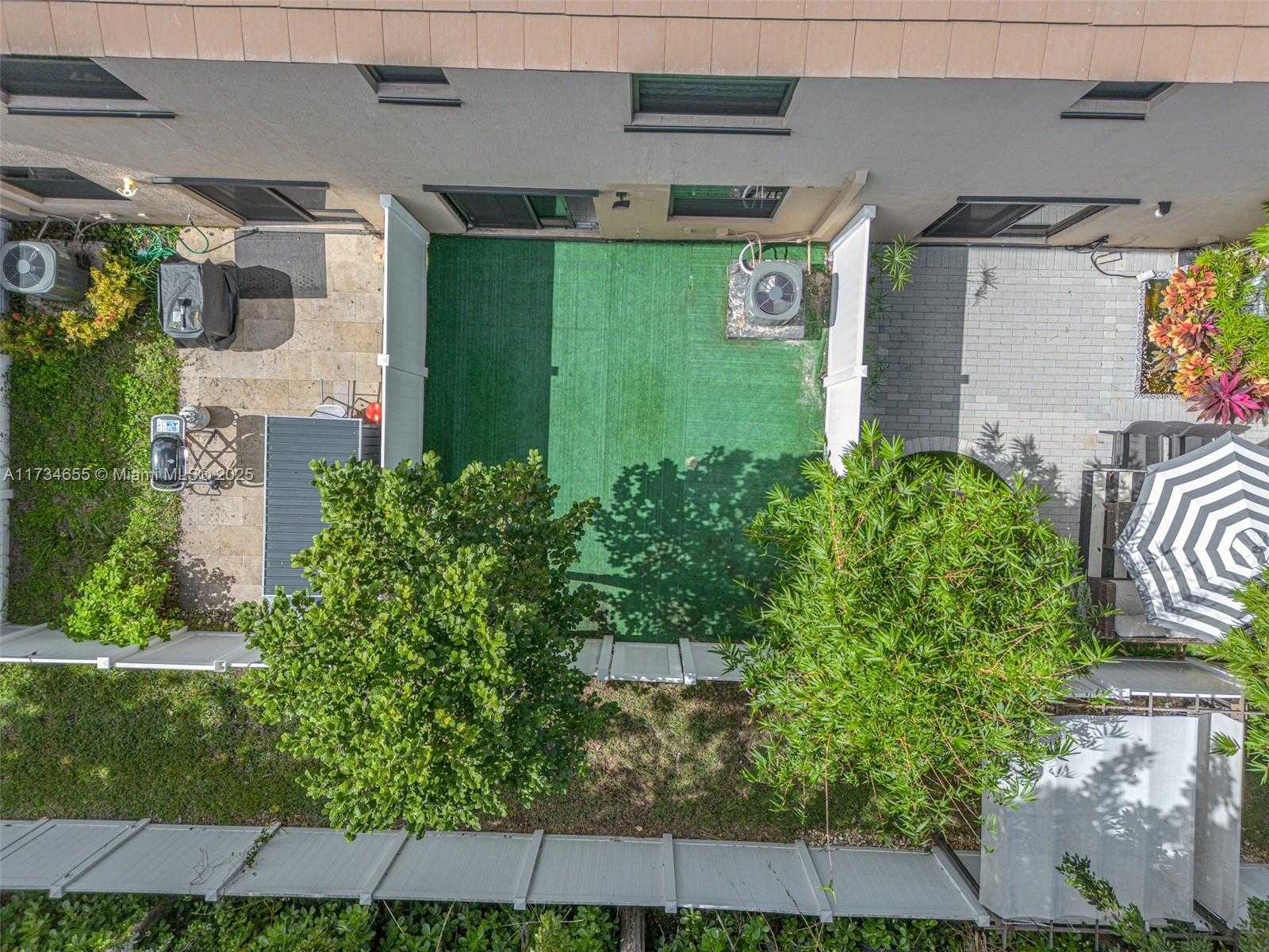 Small Image of 10629 WEST 32ND LN, Miami Lakes Number 30