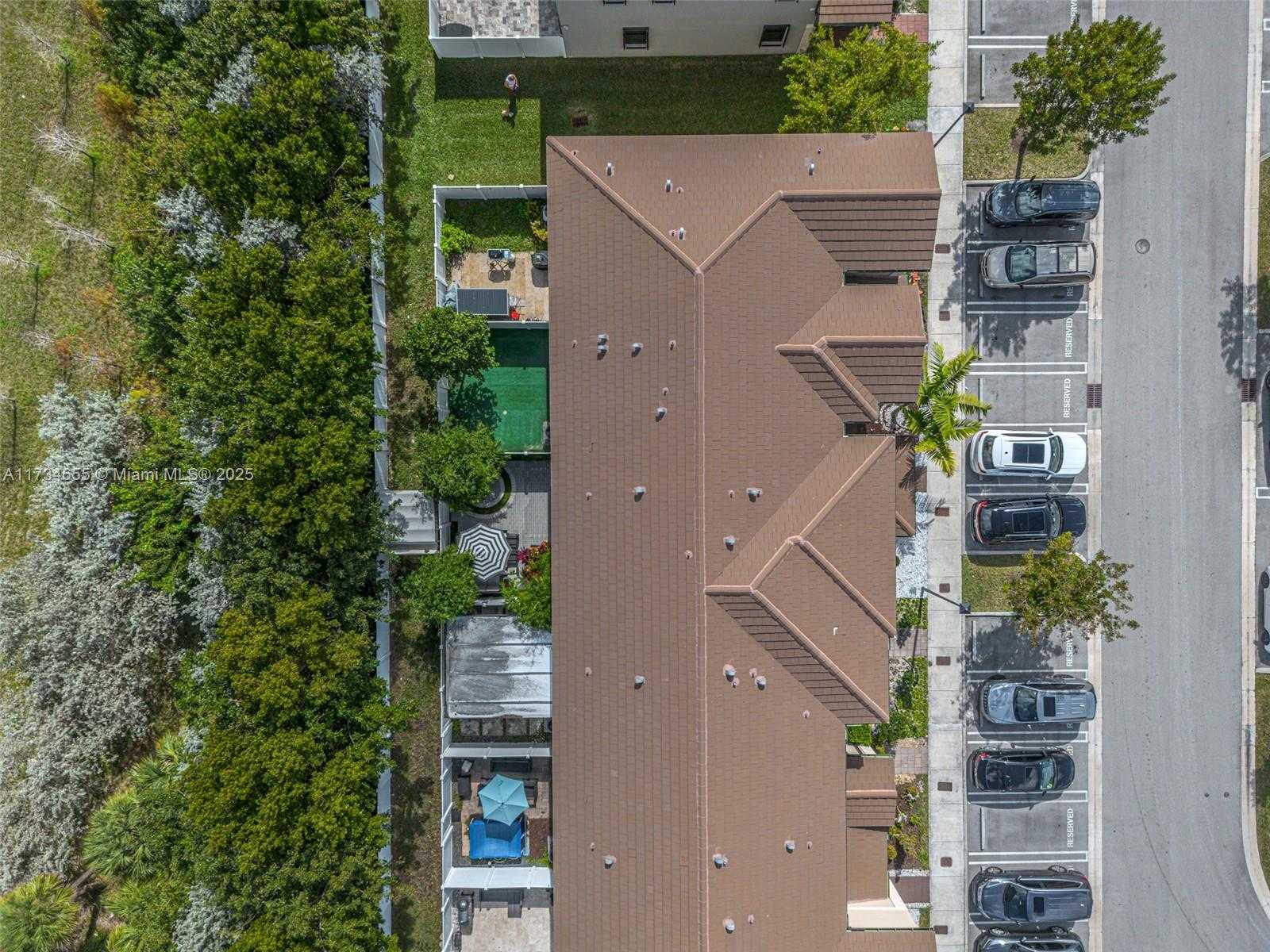 Small Image of 10629 WEST 32ND LN, Miami Lakes Number 37