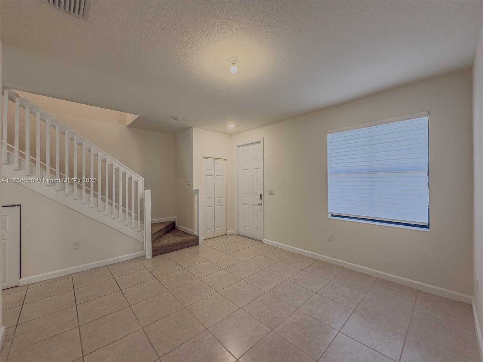 Small Image of 10629 WEST 32ND LN, Miami Lakes Number 5