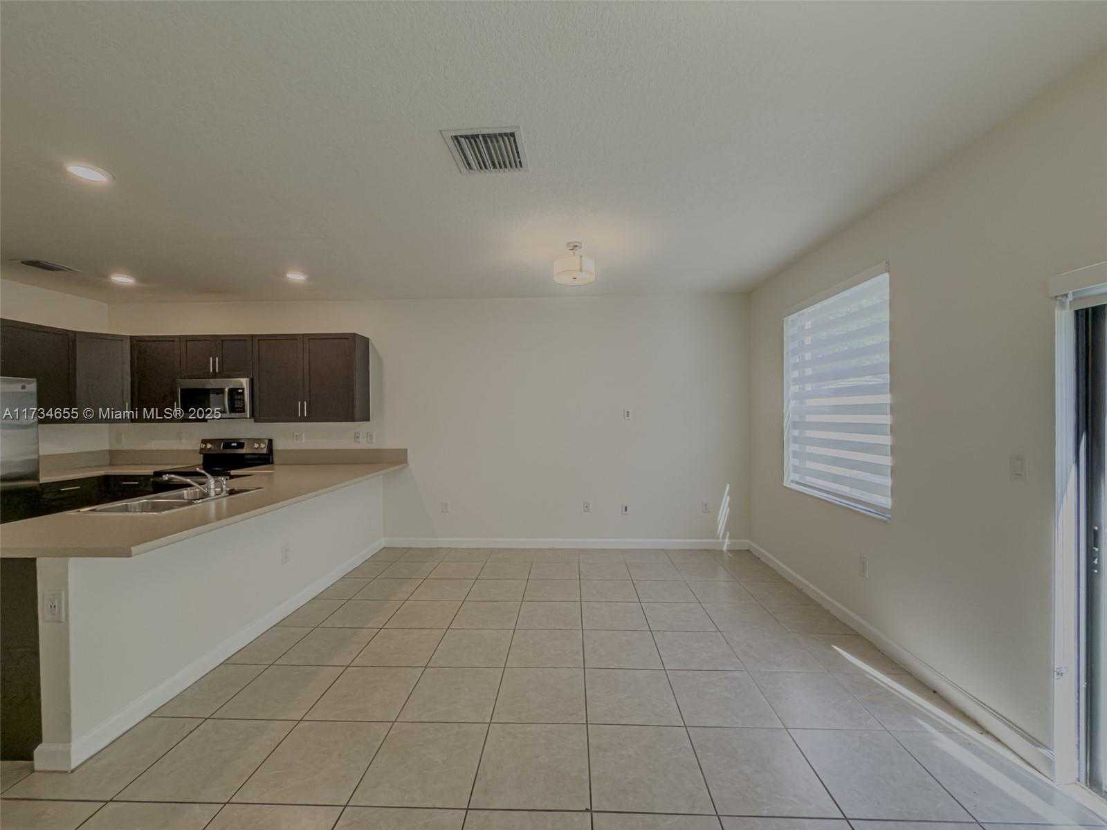 Small Image of 10629 WEST 32ND LN, Miami Lakes Number 7
