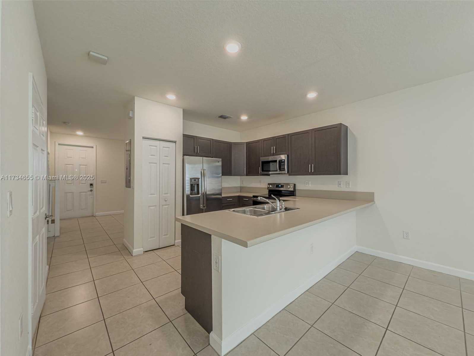 Small Image of 10629 WEST 32ND LN, Miami Lakes Number 9