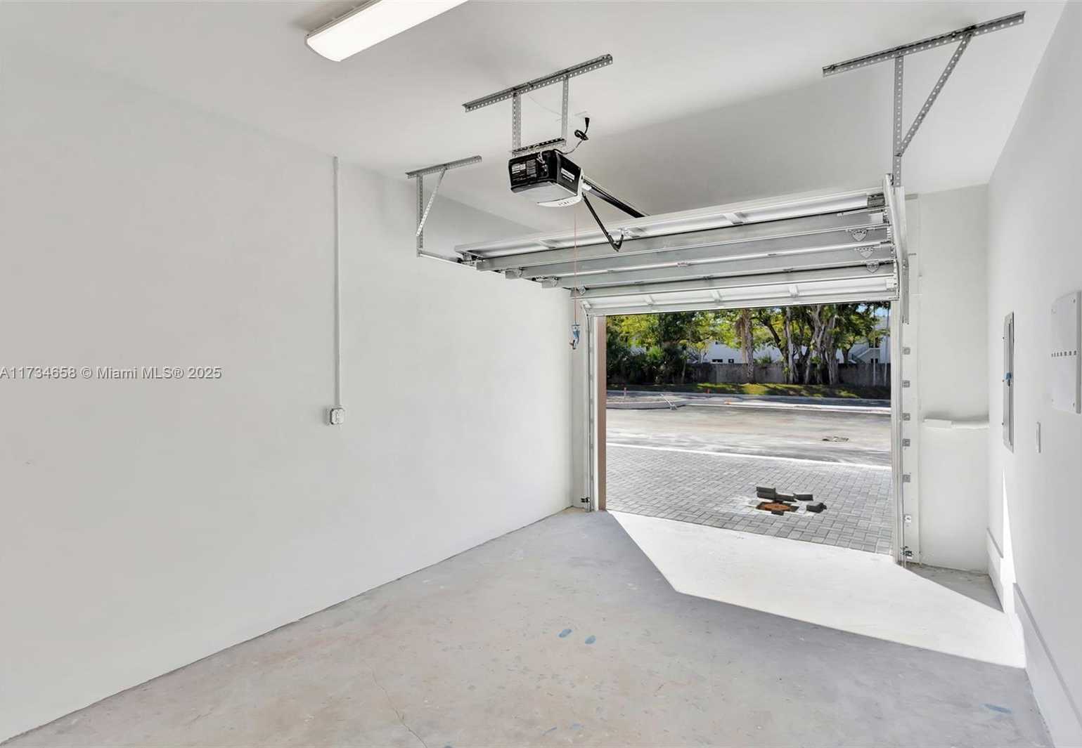 Small Image of 1567 NORTH WEST 94TH WAY #10, Coral Springs Number 23