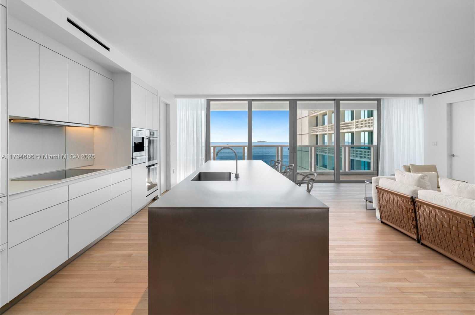 Small Image of 2901 COLLINS AVE #1001, Miami Beach Number 11