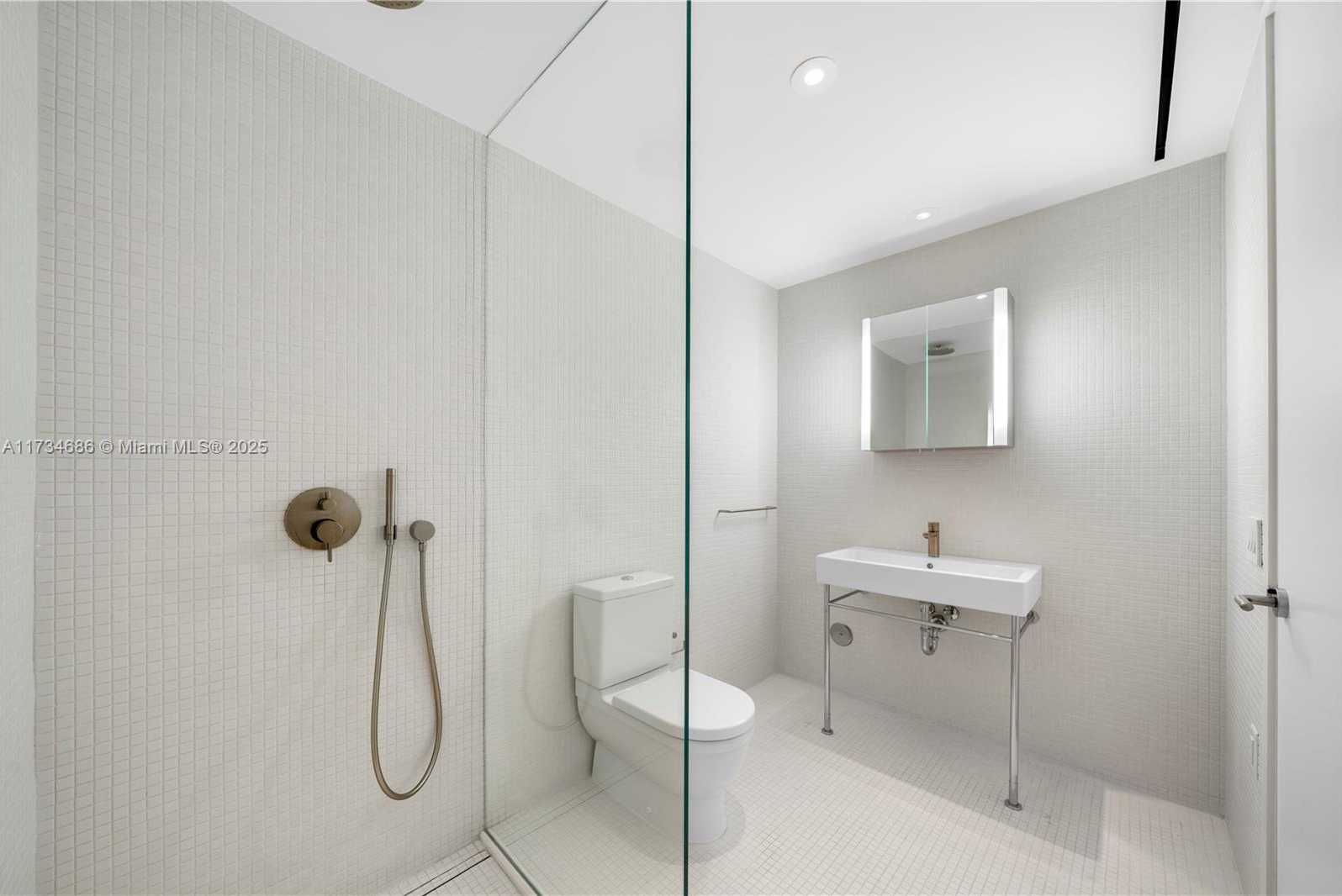 Small Image of 2901 COLLINS AVE #1001, Miami Beach Number 21
