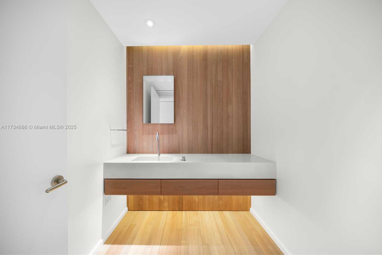 Small Image of 2901 COLLINS AVE #1001, Miami Beach Number 22