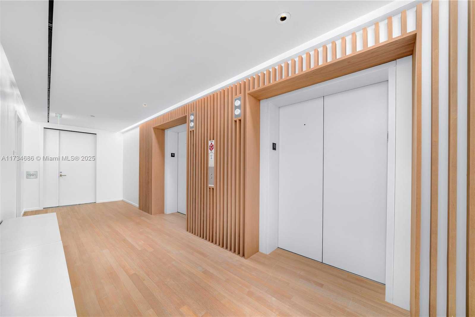 Small Image of 2901 COLLINS AVE #1001, Miami Beach Number 8