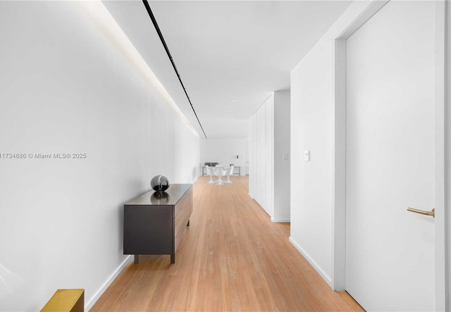 Small Image of 2901 COLLINS AVE #1001, Miami Beach Number 9