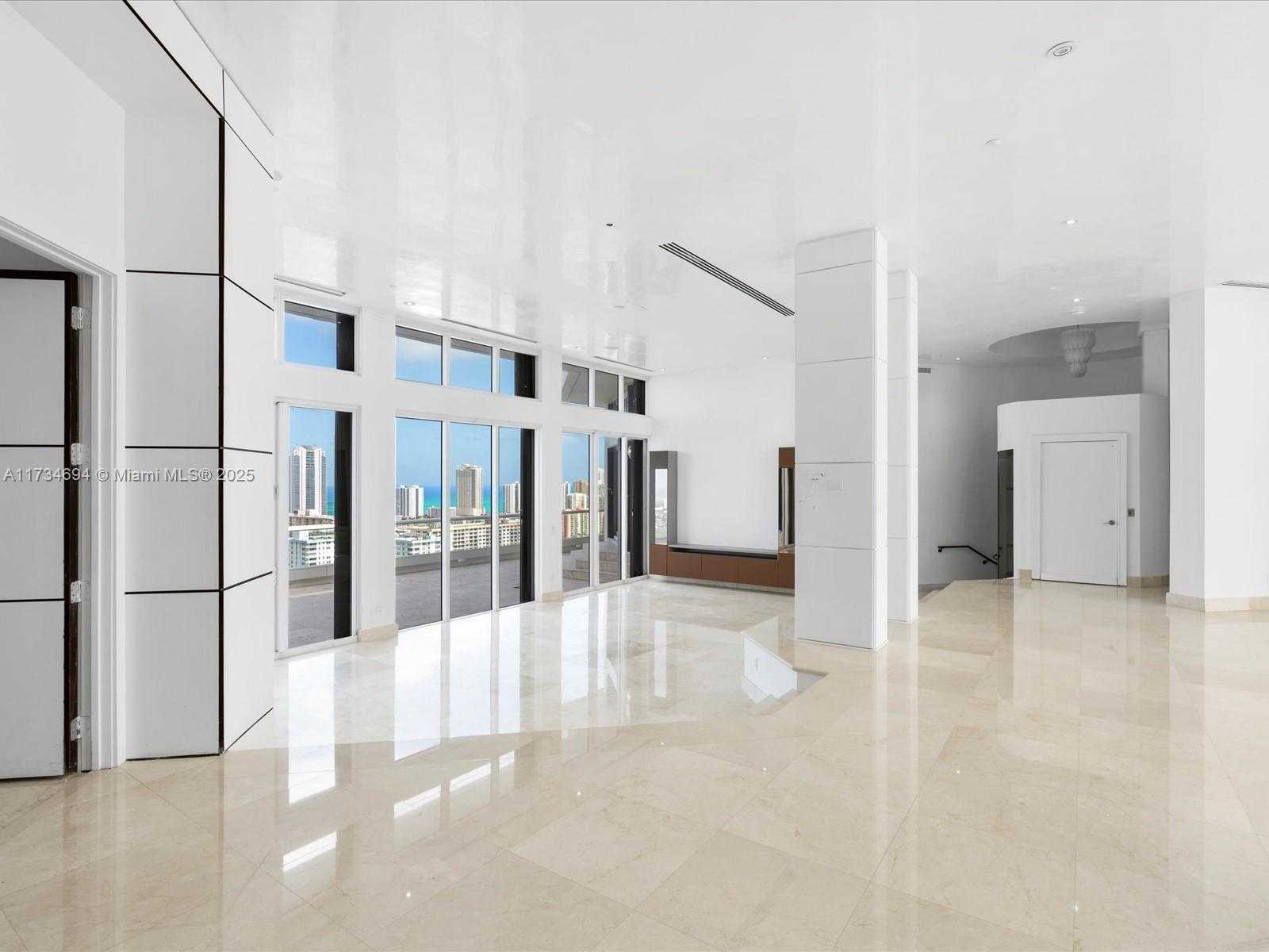 Small Image of 2600 ISLAND BLVD #PH-3, Aventura Number 29