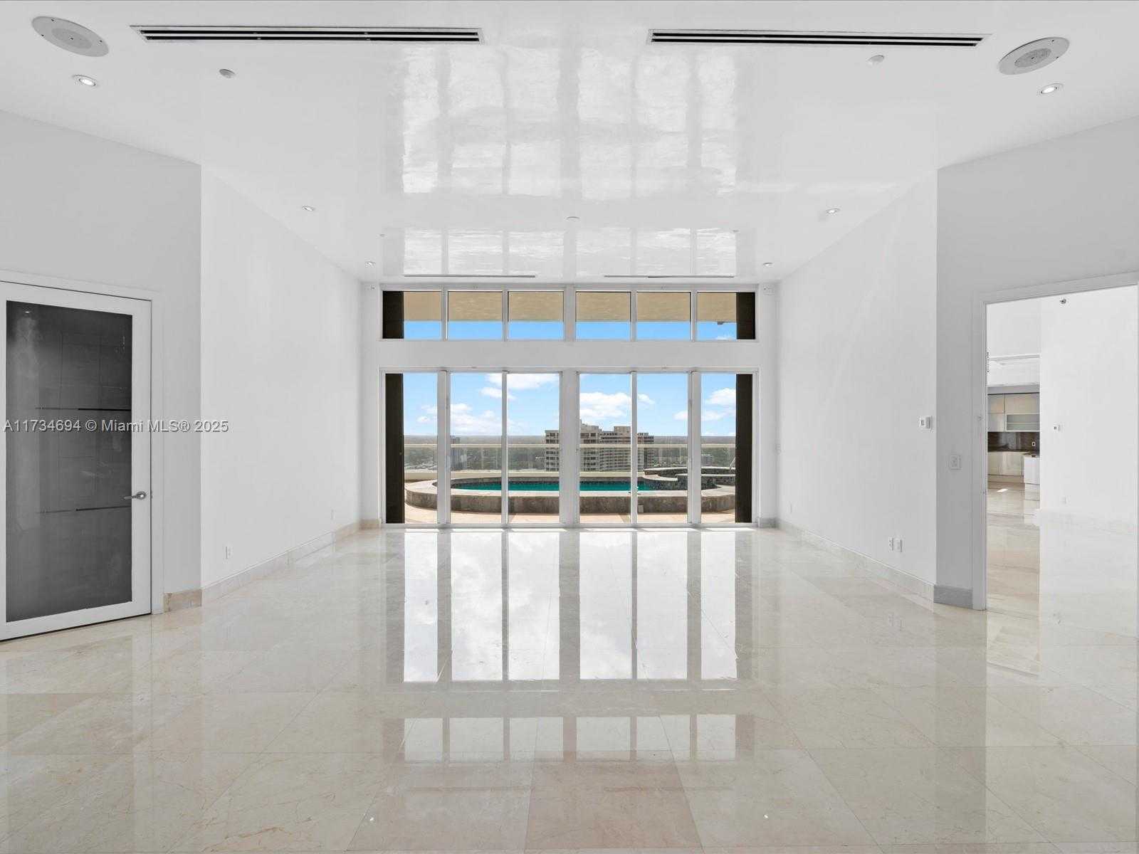 Small Image of 2600 ISLAND BLVD #PH-3, Aventura Number 31