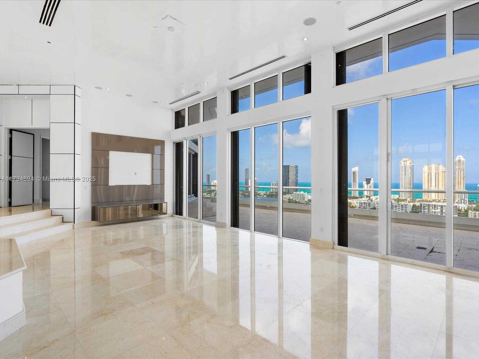 Small Image of 2600 ISLAND BLVD #PH-3, Aventura Number 32