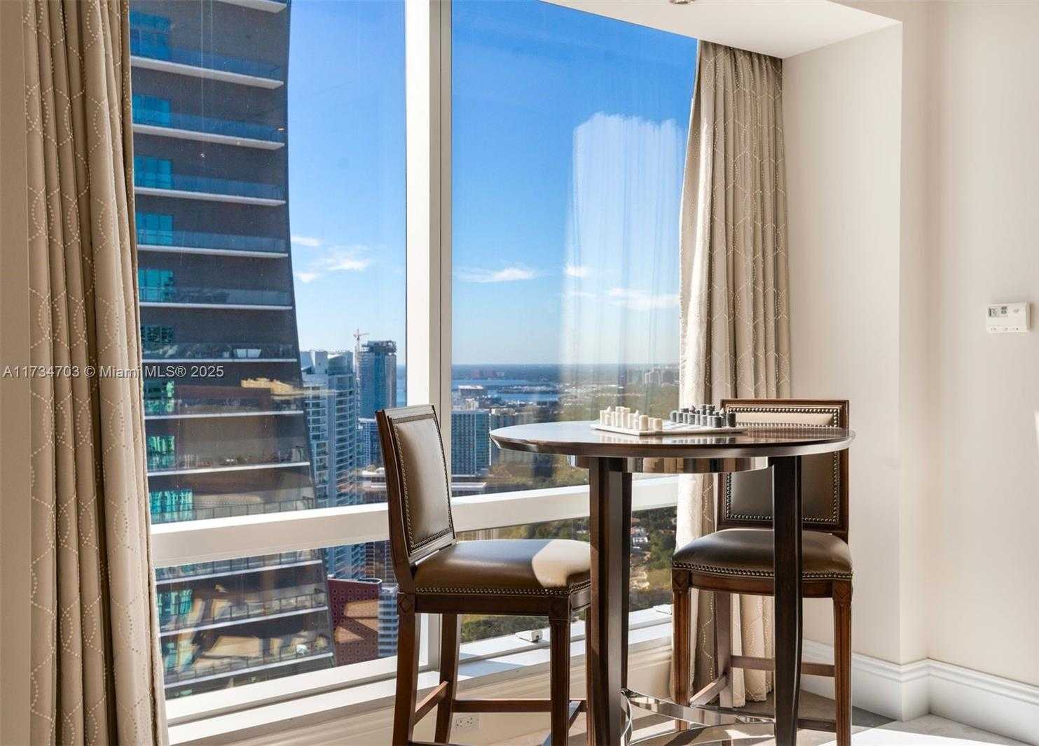 Small Image of 1425 BRICKELL AVE #50F+A, Miami Number 19