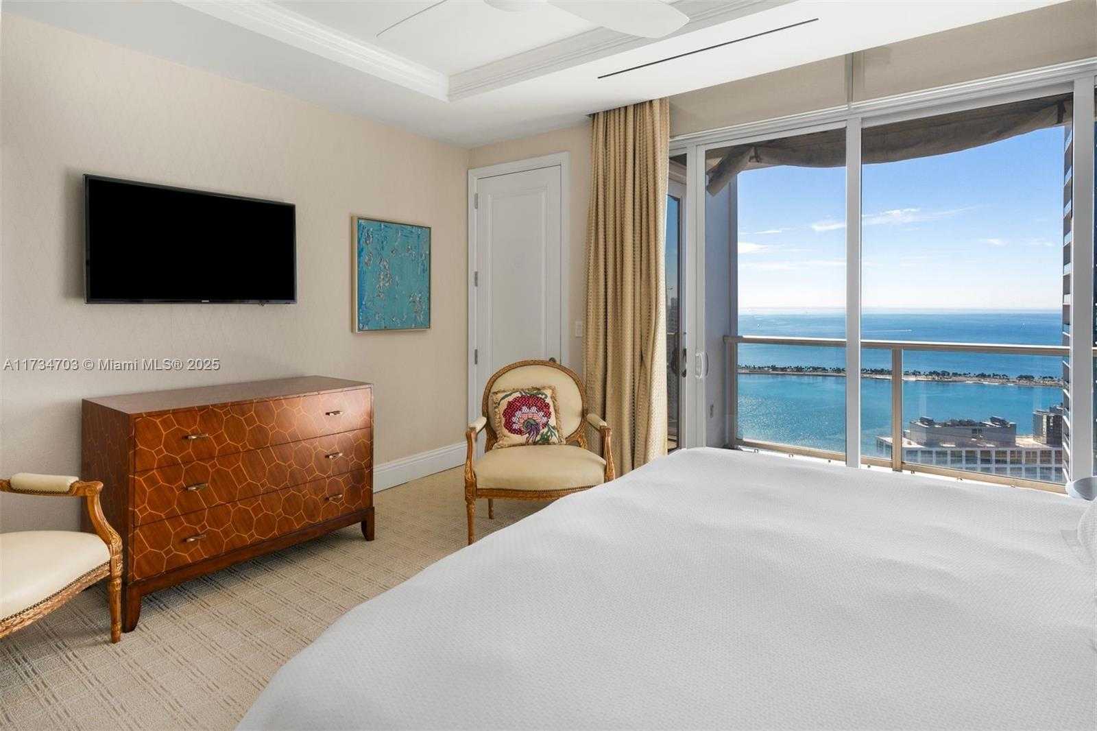 Small Image of 1425 BRICKELL AVE #50F+A, Miami Number 22