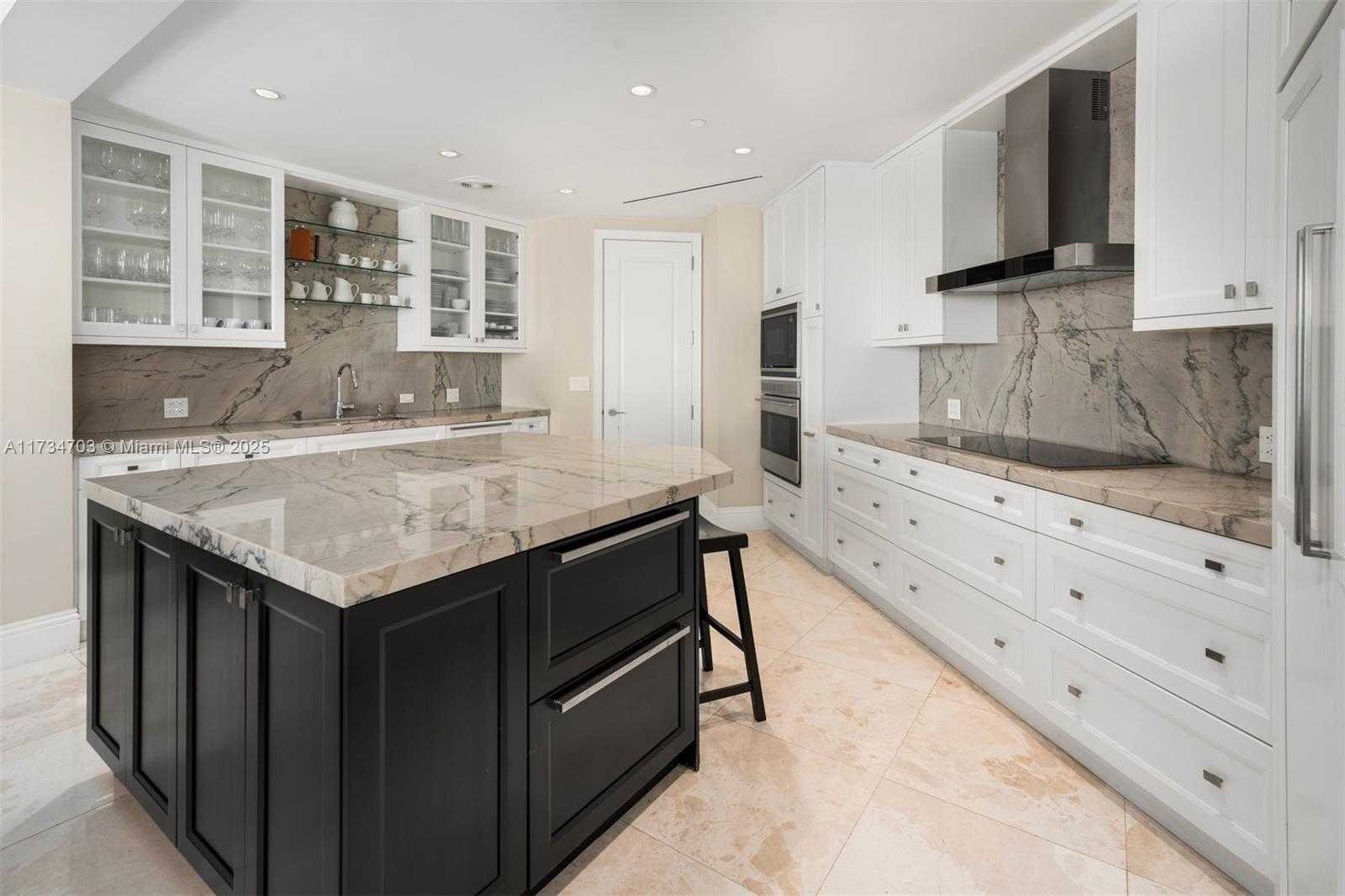 Small Image of 1425 BRICKELL AVE #50F+A, Miami Number 4