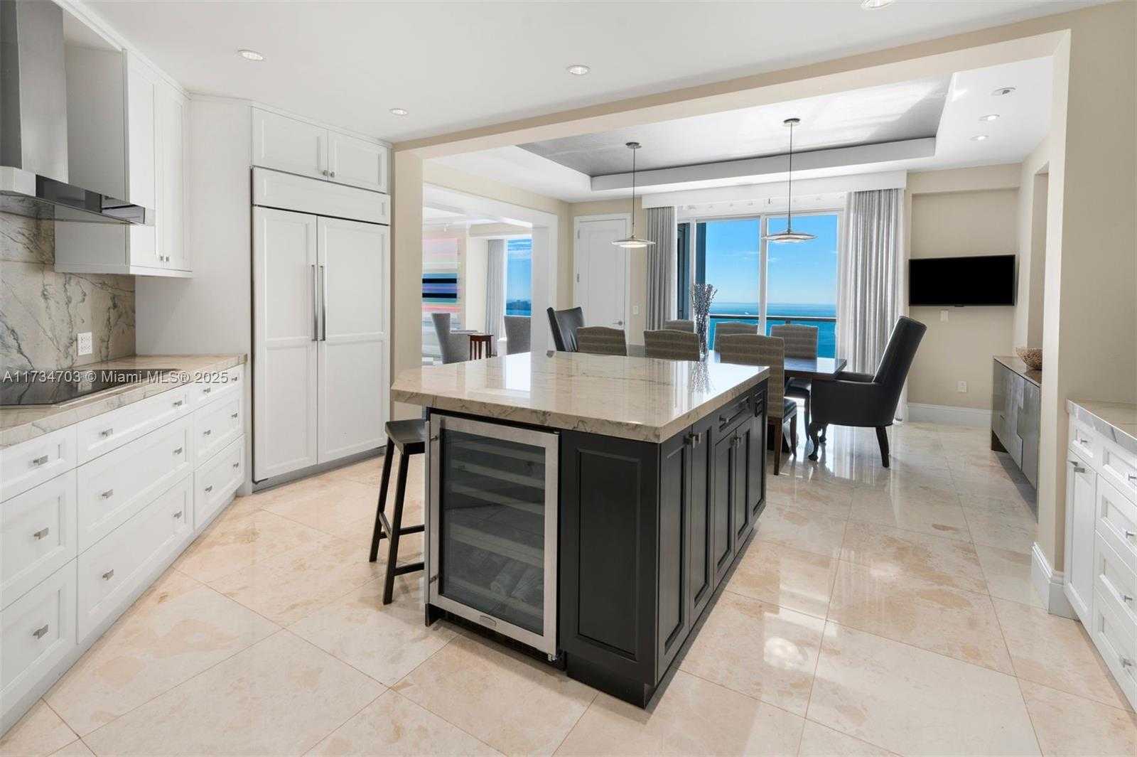 Small Image of 1425 BRICKELL AVE #50F+A, Miami Number 5