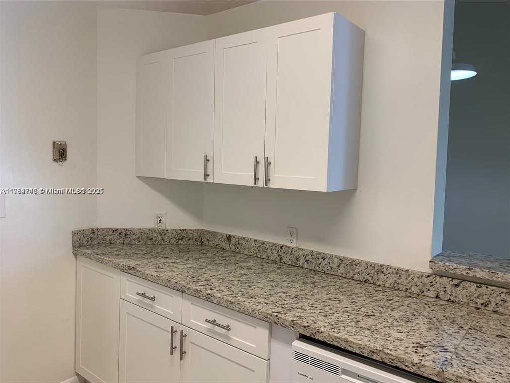 Small Image of 3401 NW 44th St, Lauderdale Lakes, FL 33309, USA Number 11
