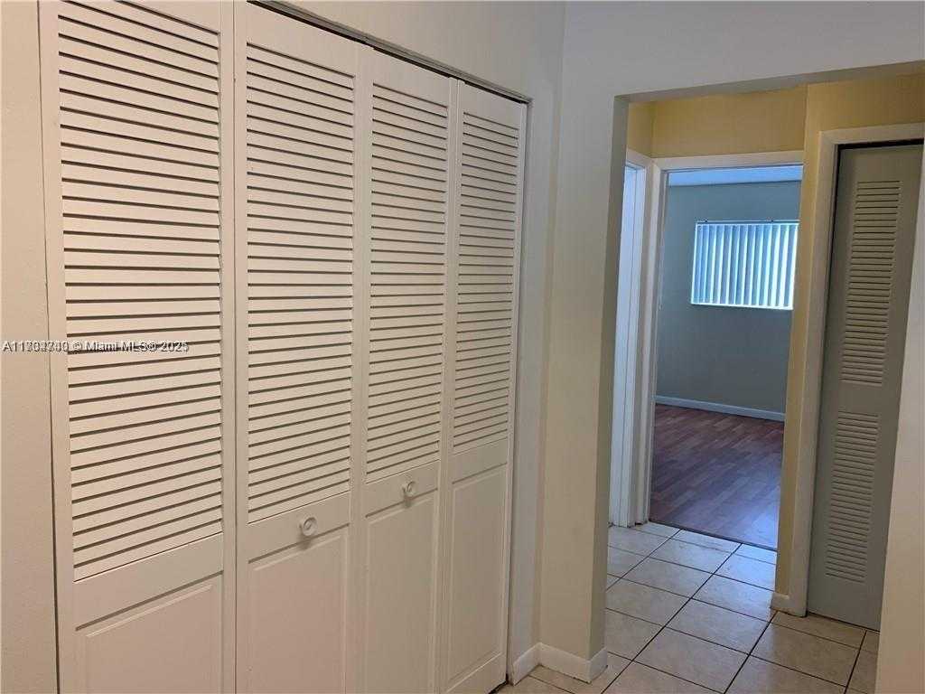 Small Image of 3401 NW 44th St, Lauderdale Lakes, FL 33309, USA Number 12