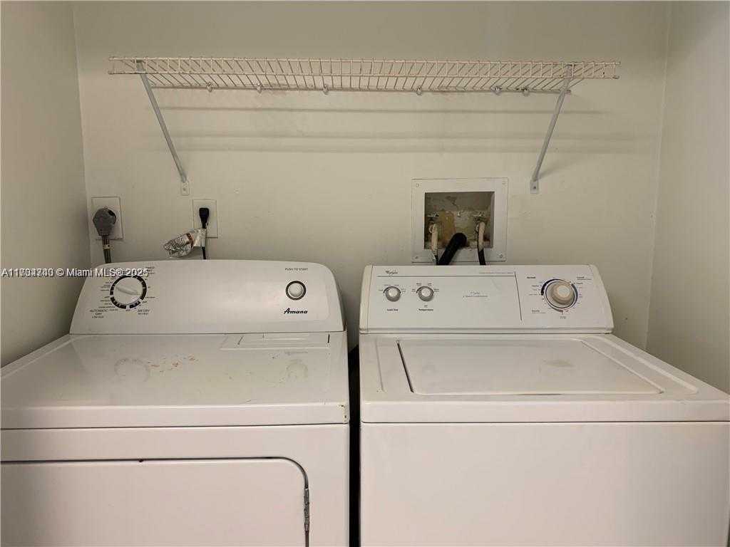 Small Image of 3401 NW 44th St, Lauderdale Lakes, FL 33309, USA Number 13