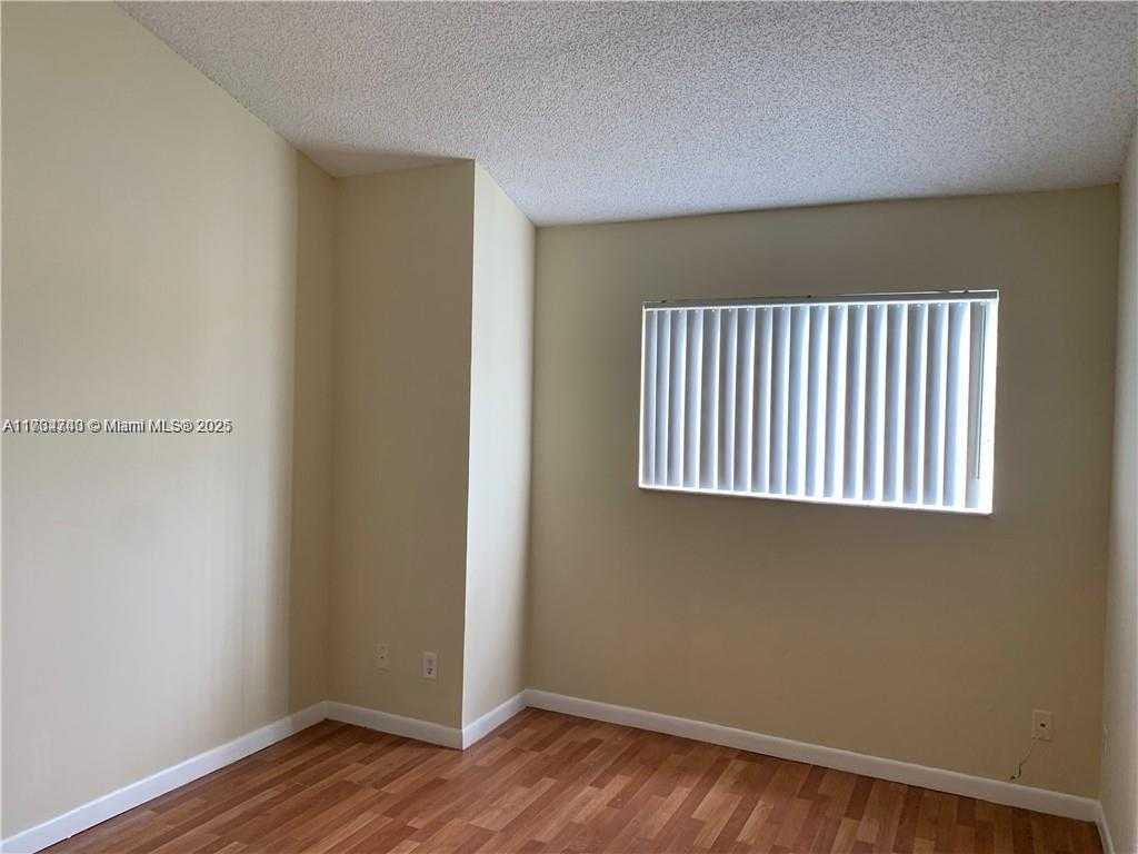 Small Image of 3401 NW 44th St, Lauderdale Lakes, FL 33309, USA Number 17