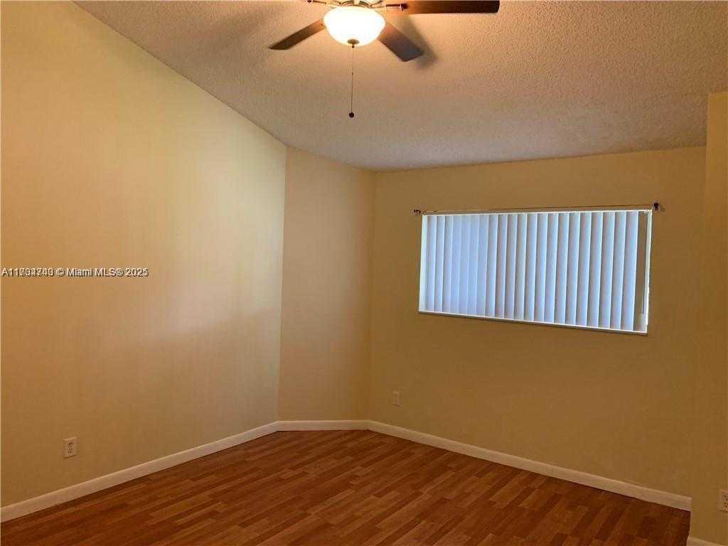 Small Image of 3401 NW 44th St, Lauderdale Lakes, FL 33309, USA Number 20